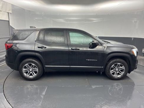 Used 2025 GMC Terrain Elevation image 4