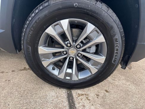 Used 2025 Chevrolet Equinox LT image 30