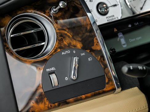 Used 2010 Rolls-Royce Ghost RWD image 26