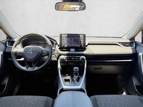 Used 2021 Toyota RAV4 XLE FWD image 14