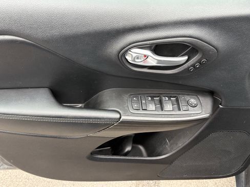 Used 2014 Jeep Cherokee Limited w/ Luxury Group image 7