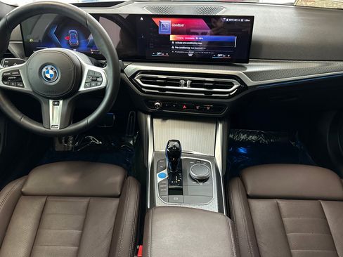 Certified 2023 BMW i4 eDrive40 w/ M Sport Package image 28