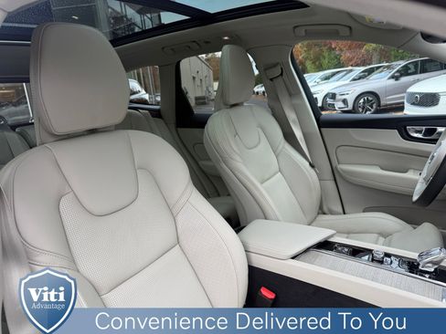 Certified 2023 Volvo XC60 B5 Ultimate image 31