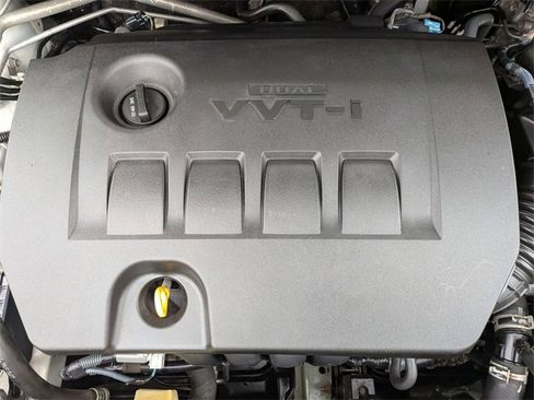 Used 2015 Toyota Corolla LE image 29