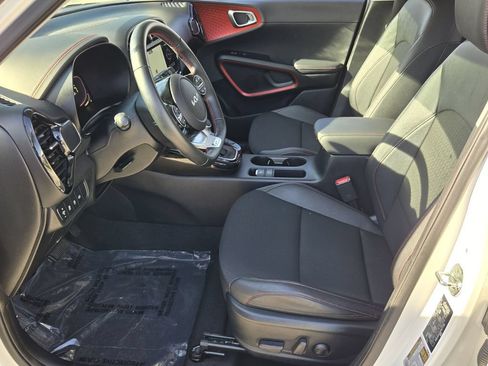 Used 2023 Kia Soul GT-Line w/ GT-Line Technology Package FWD image 10
