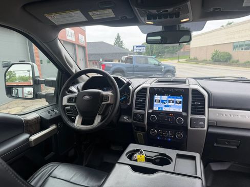 Used 2019 Ford F250 Lariat w/ Lariat Ultimate Package AWD/4WD image 17