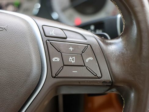 Used 2013 Mercedes-Benz GLK 350 2WD image 29