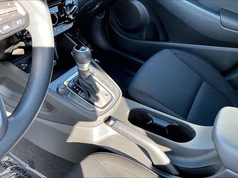 Certified 2022 Hyundai Kona SEL AWD/4WD image 11