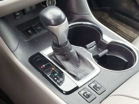 Used 2018 Toyota Highlander XLE image 25