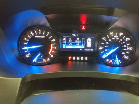 Used 2016 Ford Explorer XLT FWD image 23