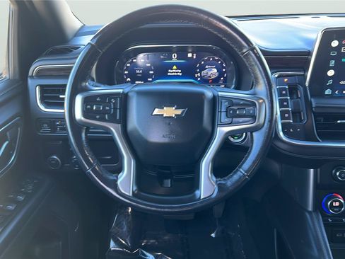 Used 2022 Chevrolet Suburban LT RWD image 11