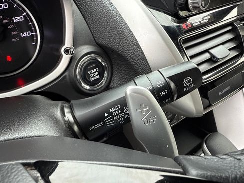 Used 2023 Mitsubishi Eclipse Cross SEL image 33