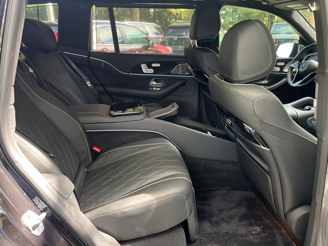 Used 2025 Mercedes-Benz Maybach GLS 600 4MATIC image 13