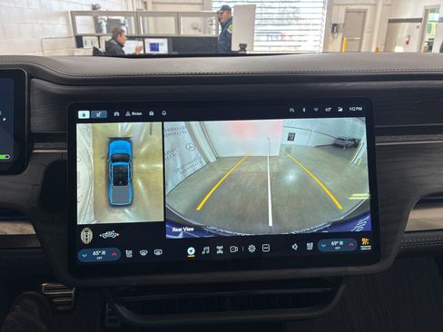 Used 2022 Rivian R1T Adventure image 22