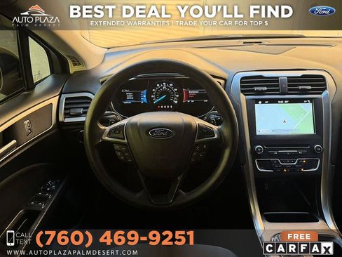 Used 2017 Ford Fusion SE w/ Fusion SE Technology Package FWD image 9