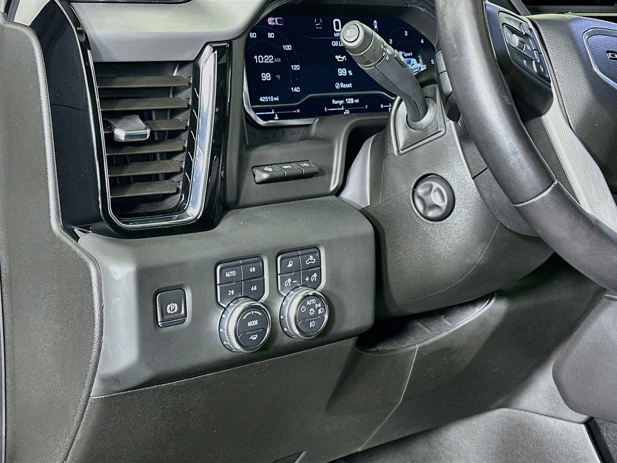 Used 2024 GMC Sierra 1500 Denali AWD/4WD image 17