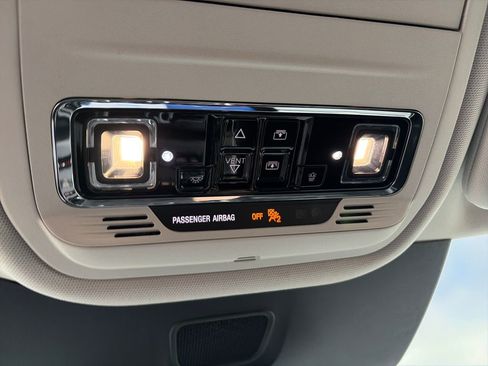 Used 2025 Lincoln Aviator AWD image 29