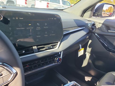 New 2026 Chevrolet Equinox LT w/ Convenience Package II image 19