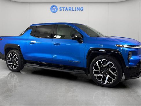 Certified 2025 Chevrolet Silverado EV RST image 12