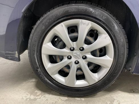 Used 2020 Toyota Corolla LE FWD image 7