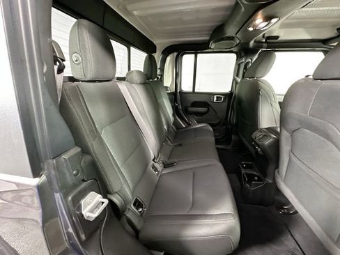 Used 2021 Jeep Gladiator Sport image 26
