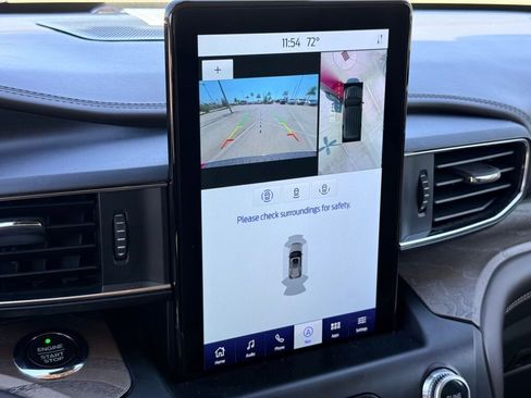 Used 2020 Ford Explorer Platinum w/ Premium Technology Package image 25