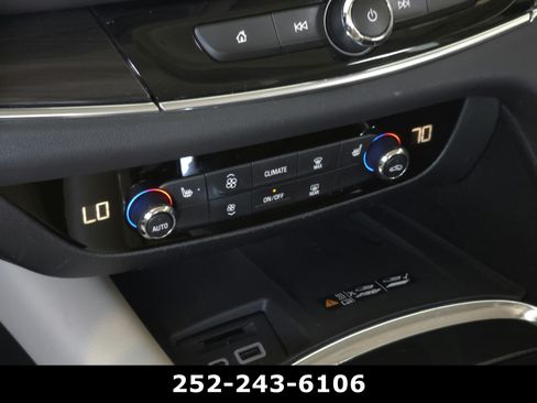 Used 2023 Buick Enclave Essence FWD image 16