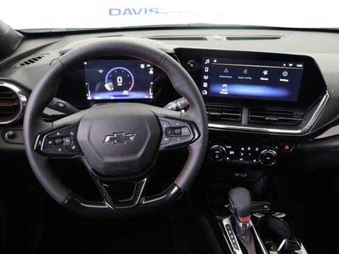 New 2026 Chevrolet Trax RS w/ Sunroof Package FWD image 18