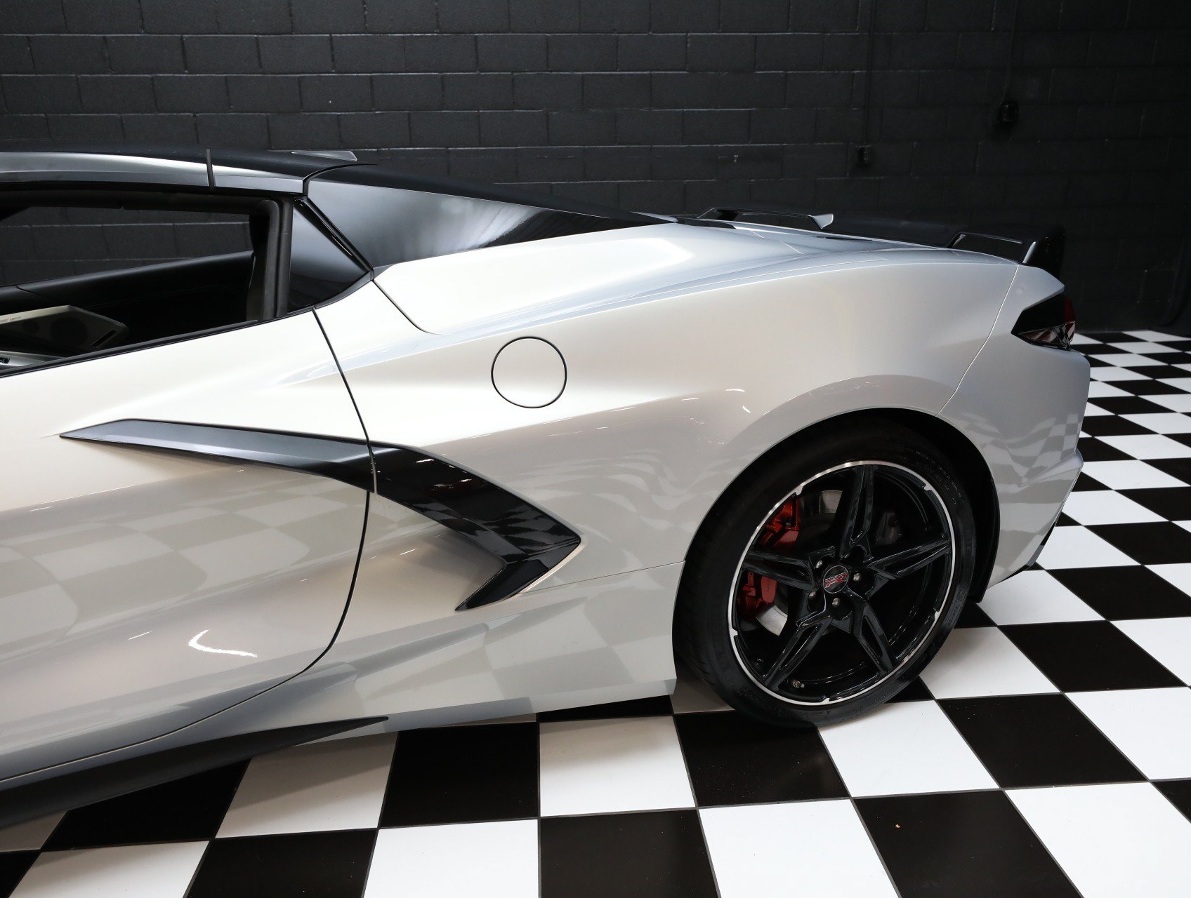 Used 2021 Chevrolet Corvette Stingray Premium Conv w/ Z51 Performance Package RWD image 35