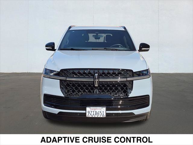 Used 2026 Lincoln Navigator Reserve w/ Jet Appearance Package AWD/4WD image 2