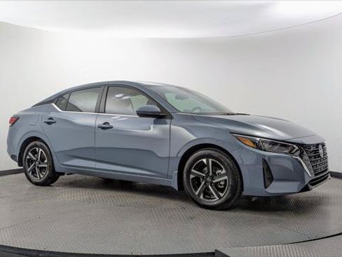 Used 2025 Nissan Sentra SV FWD image 11