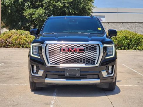 Used 2023 GMC Yukon XL Denali w/ LPO, Floor Liner Package AWD/4WD image 2