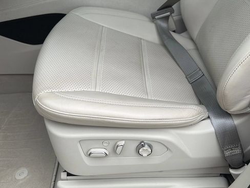 Certified 2023 Cadillac Escalade Premium Luxury Platinum AWD/4WD image 21