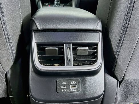 Used 2023 Subaru Outback Premium AWD/4WD image 30