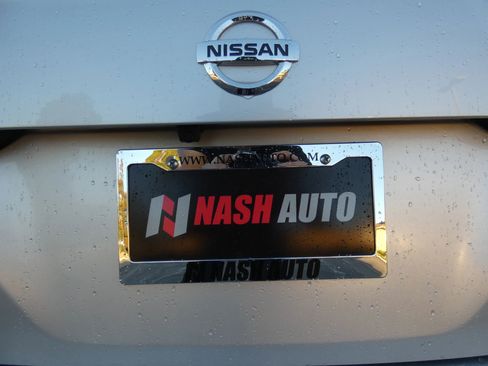 Used 2020 Nissan Versa S image 71