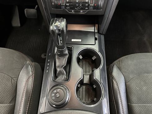 Used 2018 Ford Explorer XLT w/ XLT Appearance Package AWD/4WD image 22
