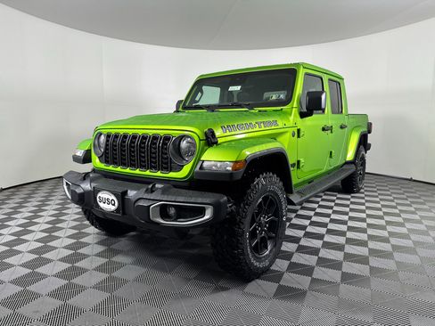 New 2025 Jeep Gladiator Sport image 15
