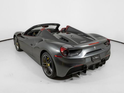 Used 2018 Ferrari 488 Spider image 19