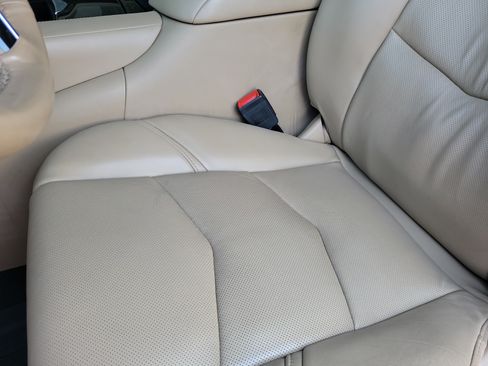 Used 2019 Cadillac Escalade Platinum AWD/4WD image 10