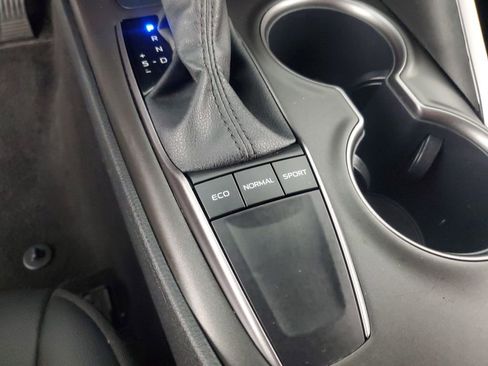Used 2024 Toyota Camry SE image 17