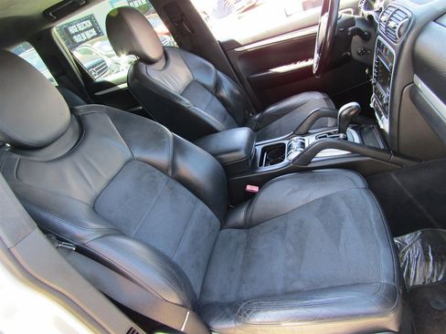 Used 2010 Porsche Cayenne GTS AWD/4WD image 5