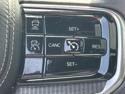 Used 2023 Jeep Grand Wagoneer Series II AWD/4WD image 28