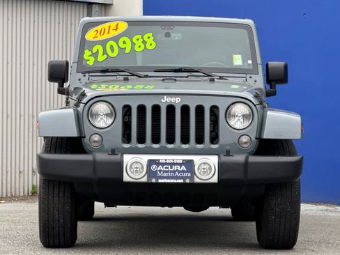 Used 2014 Jeep Wrangler Unlimited Sahara w/ Connectivity Group AWD/4WD image 9