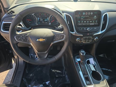 Used 2018 Chevrolet Equinox LT w/ Sun & Infotainment Package image 18