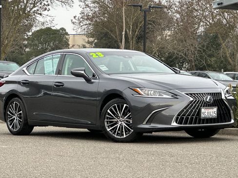 Used 2023 Lexus ES 300h w/ Premium Package image 2