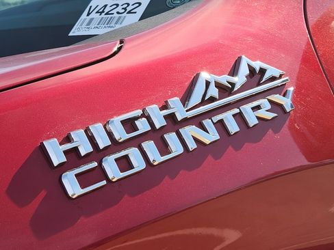 Used 2022 Chevrolet Silverado 1500 High Country w/ Technology Package image 13