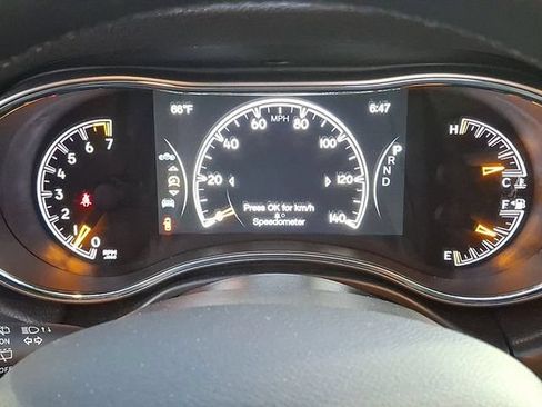 Used 2022 Jeep Grand Cherokee Laredo E w/ Security & Convenience Group AWD/4WD image 19