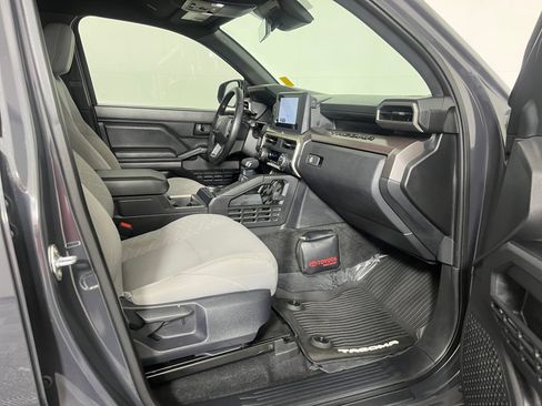 Certified 2025 Toyota Tacoma SR5 image 31