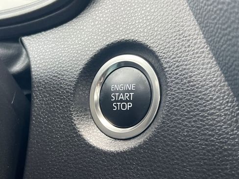 Certified 2025 Toyota Corolla SE image 22