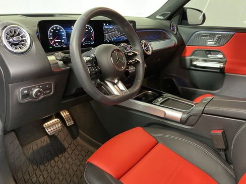 Used 2025 Mercedes-Benz GLB 35 AMG 4MATIC image 20